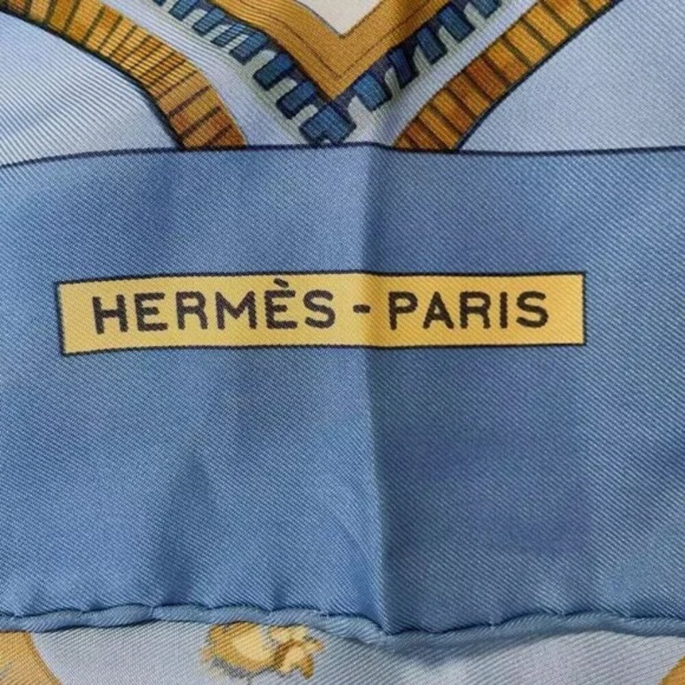 100% Authentic HERMES Carre 90 - Cream Gray Multi Scarf 245-090524 - Picture 3 of 9